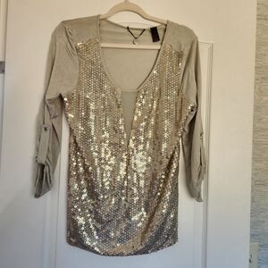 BKE Boutique Womens Gold Sequin Blouse Size S Euc